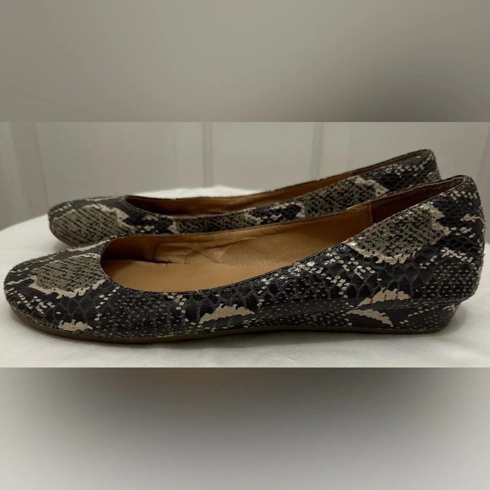 Women’s Nine West Snakeskin Patterned Flats Size 10 - Picture 2 of 6